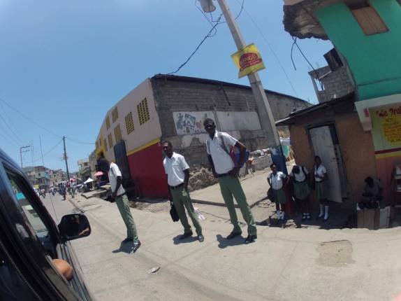 Dirigindo pelas ruas de Cap-Haitien, a segunda maior cidade do Haiti